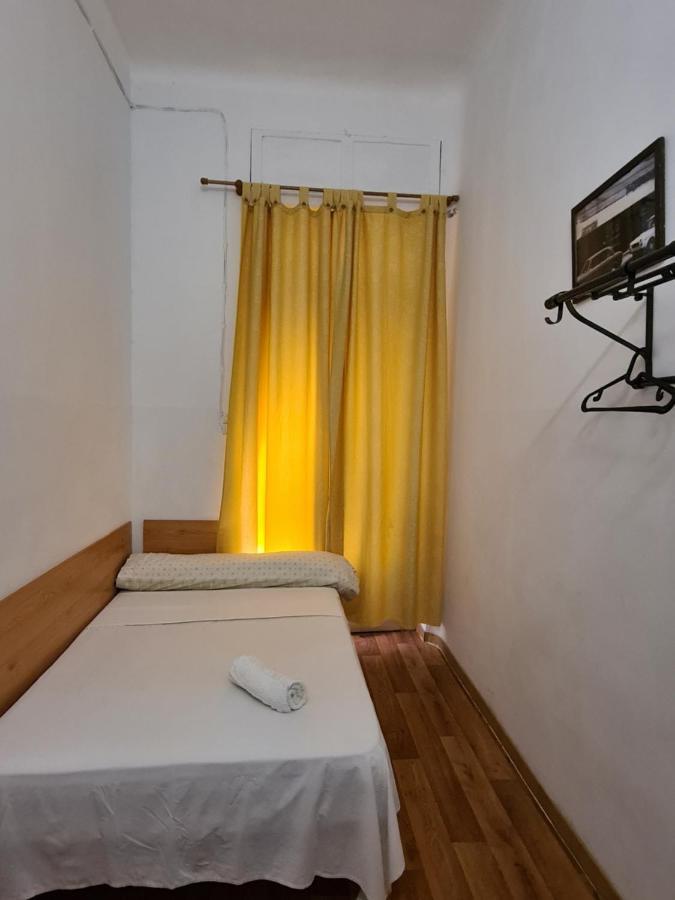 Standard Double Room with Shared Bathroom,395058840:JPEG
